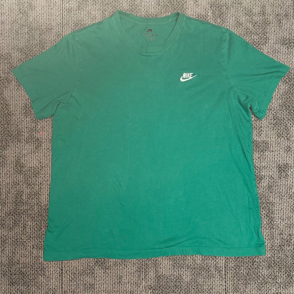 Nike Mens Sportswear Futura Logo Embroidered Green T-Shirt XL AR4997-365